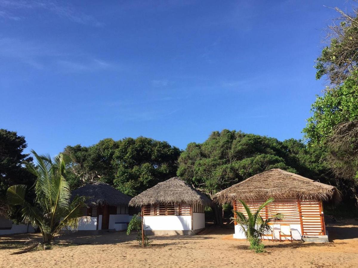 ארוגם Upali Beach Surf Resort & Cafe מראה חיצוני תמונה